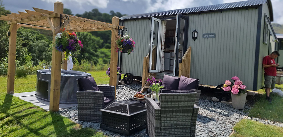 Swaledale Luxury Shepherds Hut by Ullswater in the Lake District with Hot Tub