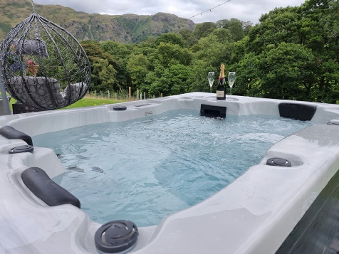 Hares Nook Hot Tub