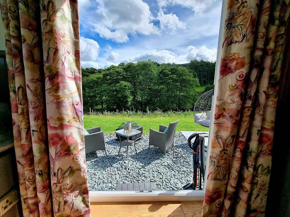Hares Nook Luxury Shepherds Hut by Ullswater in the Lake District with Hot Tub